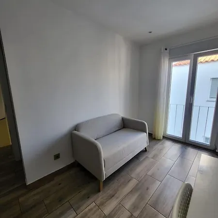 One Bedroom With Wifi At 3 Km Away From The Beach דירה *