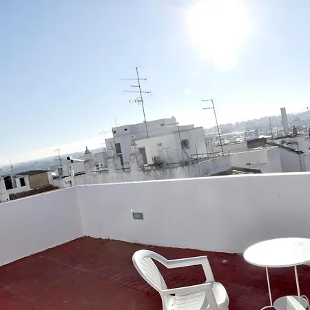 One Bedroom With Wifi At 3 Km Away From The Beach דירה *
